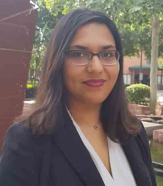 Headshot of Regetha, Sustaining Engineer