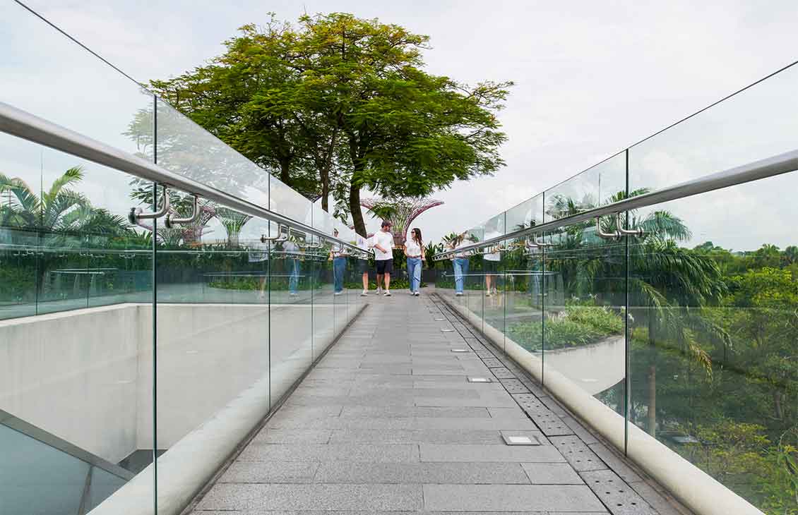 Outdoor glass walkway 